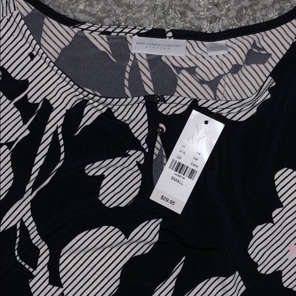 Size S NY&Co Blouse NWT - Picture 4 of 4